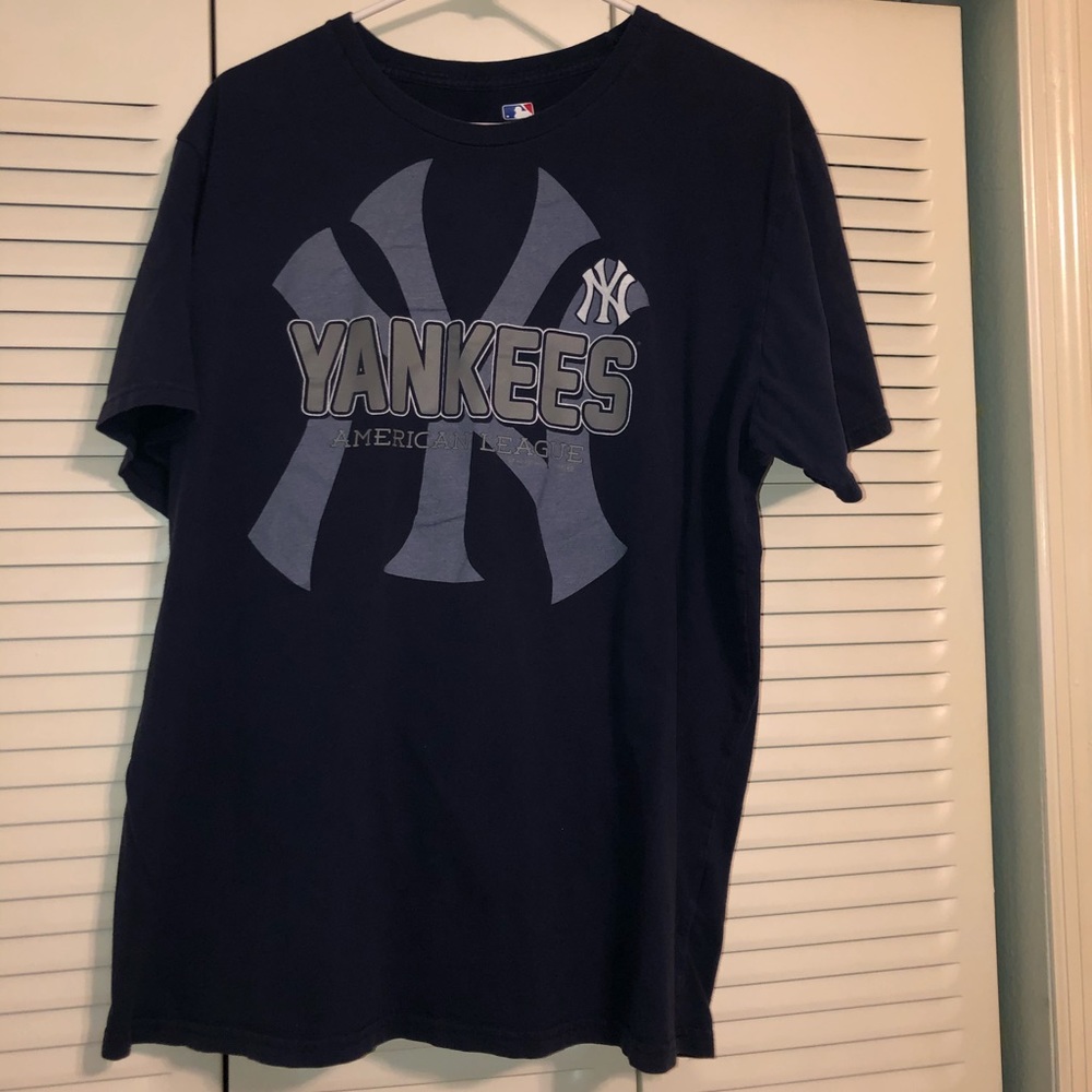 XL Men’s Yankee’s T Shirt